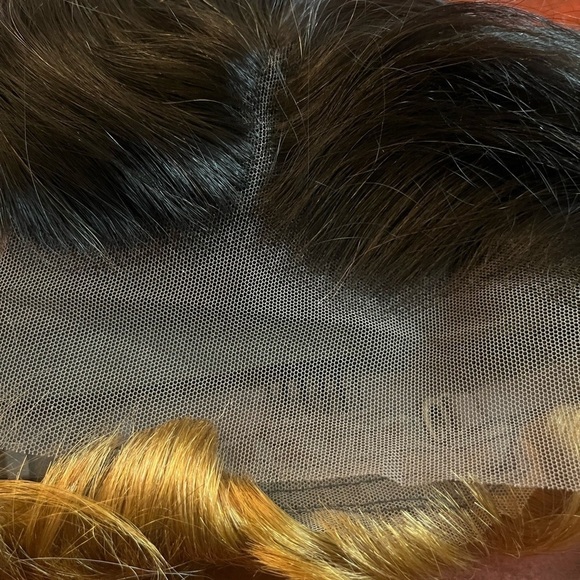 Motown Tress Woman’s Synthetic Swiss Lace Front Wig Blonde Ombré Layered Bob - Picture 9 of 10